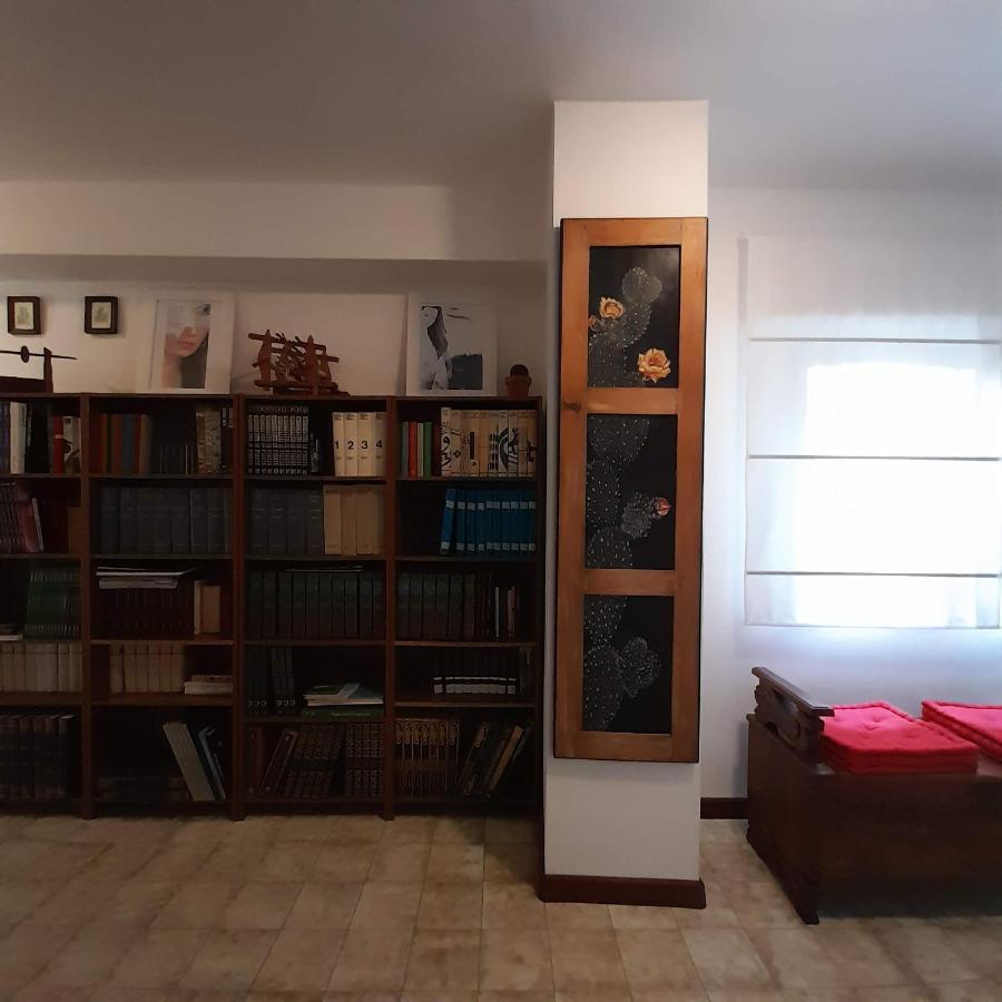 Invit Arti B&B Capoterra Exteriör bild